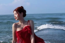 Gái xinh chuyển giới hở bạo khoe thân hình "đỉnh của chóp"