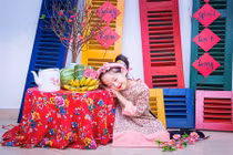 Bé gái "Tiểu Châu Tấn" cực xinh xắn trong bộ ảnh Tết