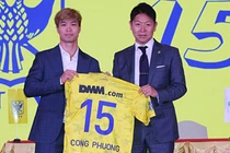 Điều “kỳ lạ” khi Công Phượng ra mắt CLB Bỉ