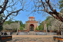 Tấm bia khu lăng tẩm có số lượng văn tự nhiều nhất ở Việt Nam