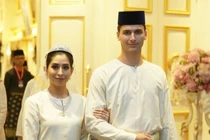 Soi cuộc sống những thường dân kết hôn với thành viên Hoàng gia Malaysia