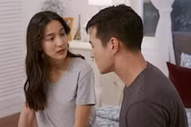 Lắp camera rồi đi công tác, cô vợ chứng kiến cảnh chát đắng