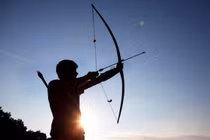 Vị vua chết bởi mũi tên bắn lén, ít được nhắc đến trong sử sách