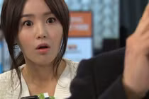 Đang “vui vẻ” nghe tiếng động lạ, sửng sốt với hành động của mẹ chồng