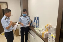 “Đột kích” kho thuốc tây trôi nổi giá rẻ tại chung cư Hà Nội Center Point