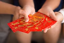 Tết thời 4.0, vợ chồng đi du lịch vẫn lì xì được cả họ