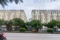 Hà Nội: Hàng trăm shophouse triệu đô ở vị trí vàng “cửa đóng then cài“