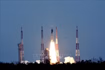 Ấn Độ phóng cùng lúc 36 vệ tinh viễn thông vào không gian