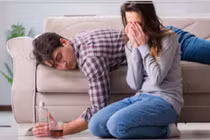 Chồng đột ngột qua đời, tôi rối bời nhưng không rơi nước mắt