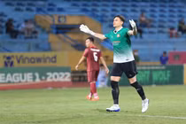 Sự khác biệt giữa Đặng Văn Lâm và Bùi Tiến Dũng