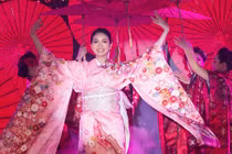 Á hậu Phương Anh đẹp mê hồn khi mặc kimono trong buổi nhận sash