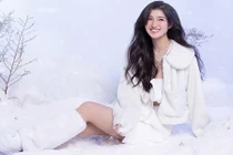 Á hậu Phương Nhi xinh đẹp như nàng công chúa tuyết