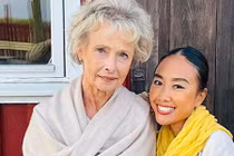 Chân dung mẹ chồng ngoại quốc 80 tuổi của Đoan Trang