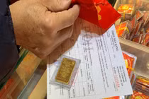 Giá vàng hôm nay 1/6: USD đảo chiều, vàng lập tức giảm