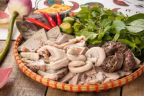Sai lầm khi làm món lòng lợn luộc khiến món ngon thành dở tệ