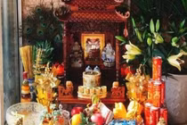 Bàn thờ Thần tài đặt ở vị trí này: Cả năm may mắn, thuận buồm xuôi gió