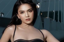 Nữ hoàng nội y Ngọc Trinh chịu chi với bố mẹ, giúp việc, bạn bè thế nào?