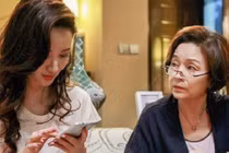 Con trai sắp ly hôn, mẹ chồng đi báo “tin mừng” cho cả xóm