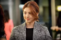 Tôi mang phong bì dày biếu nhà nội ăn Tết, chị dâu lân la 'xin đểu'