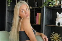 Sắc vóc vợ siêu mẫu của Nicolas Tagliafico