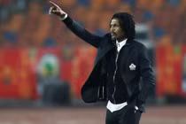 HLV đội tuyển Cameroon không biết đọc tên cầu thủ