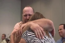 Đang nghèo, người đàn ông thành triệu phú sau 70 giây nhờ thứ vô dụng