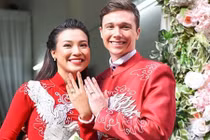 Nóng: Hoàng Oanh lần đầu lên tiếng về thông tin ly hôn chồng ngoại quốc