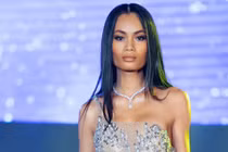 Hương Giang và loạt sao tiếc thương người mẫu Châu Kim Sang qua đời