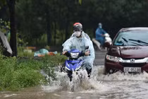 Đường Hà Nội thành sông và công trình chống ngập 10 năm không về đích
