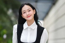 Mùa hè bận rộn của tân hoa khôi 21 tuổi