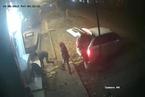 Video: Băng cướp táo tợn dùng ô tô kéo đổ cây ATM trong đêm