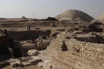 Phát hiện xác ướp người phụ nữ bí ẩn mang khuôn mặt vàng ròng