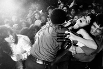 2 vụ cuồng loạn tập thể nổi tiếng nhất lịch sử loài người