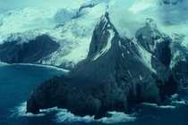 Hòn đảo “cô đơn” nhất thế giới, cõng trên mình bí ẩn quỷ dị 