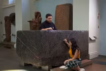 Phiến đá phủ bụi ngàn năm mở toang bí mật Ai Cập cổ đại 