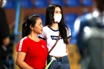 Bạn gái Văn Hậu được ngợi khen vì hành động tinh tế