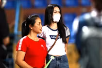 Bạn gái Văn Hậu được ngợi khen vì hành động tinh tế