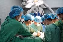 Trắng đêm nỗ lực chuyển, ghép tạng xuyên Việt