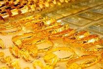 Giá vàng hôm nay 23/8: Quay đầu giảm nhẹ?