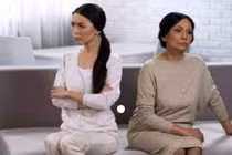 Ngày đầu làm dâu, bảng quy tắc mẹ chồng đưa khiến tôi “ngã ngửa“