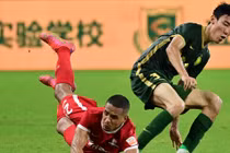 Cựu vô địch sắp giải thể, bóng đá Trung Quốc ngày càng 'teo tóp"