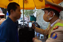 Uống bia giúp cơ thể đào thải nồng độ cồn về 0 nhanh hơn rượu?