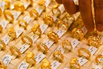 Giá vàng hôm nay 16/8: Bật tăng đồng loạt?