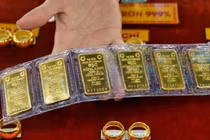 Giá vàng hôm nay 11/8: Tiếp tục trượt dốc?