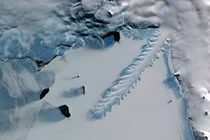 Dấu vết khổng lồ nghi là tai nạn tàu vũ trụ ở Nam Cực 