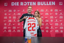 Hôn thê của tuyển thủ Đức khoe nhan sắc cực phẩm