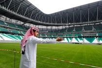 Những thương vụ ‘đốt tiền’ vào bóng đá của các đại gia Trung Đông