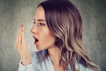 7 dấu hiệu mất nước thường bị bỏ qua