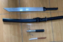 Băng cướp dùng mã tấu chống trả cảnh sát