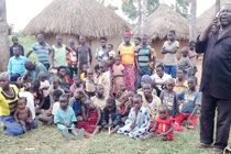 Niềm vui và nỗi khổ của người đàn ông có 12 vợ, 102 con